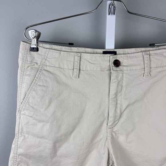 GAP Khaki Chino Shorts Womens Size 12 Cream 5" inseam‎ Stretch Cotton - Picture 2 of 5